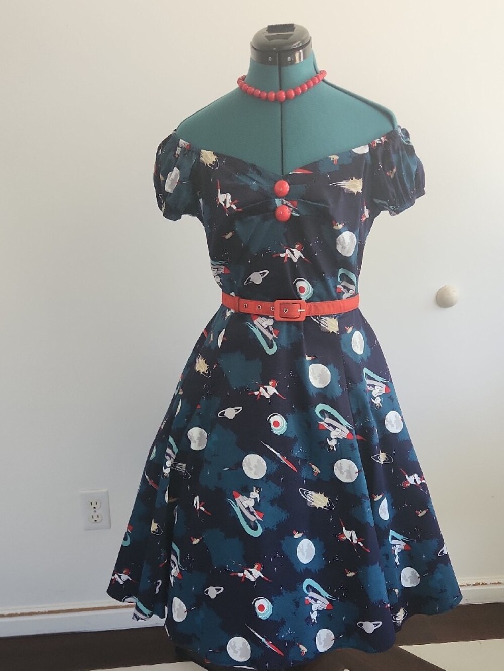 🚀Collectif Navy Space-Print Dress with Red And Dark Blues. SZ M US 8 Uk 12 - Picture 4 of 12